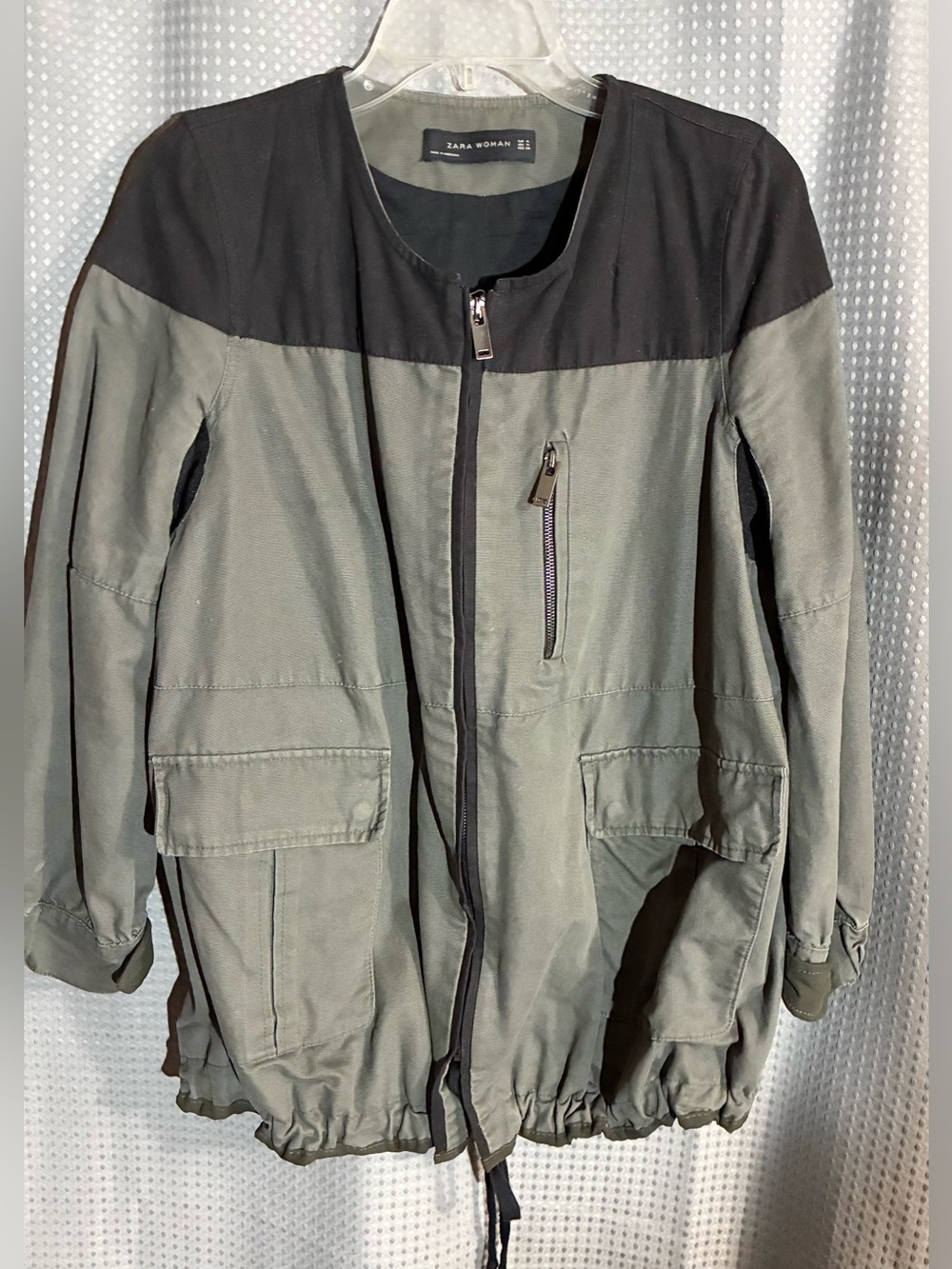 Zara Olive Black Utility Cargo Jacket Large Pockets Toggle Hemline 100% Cotton